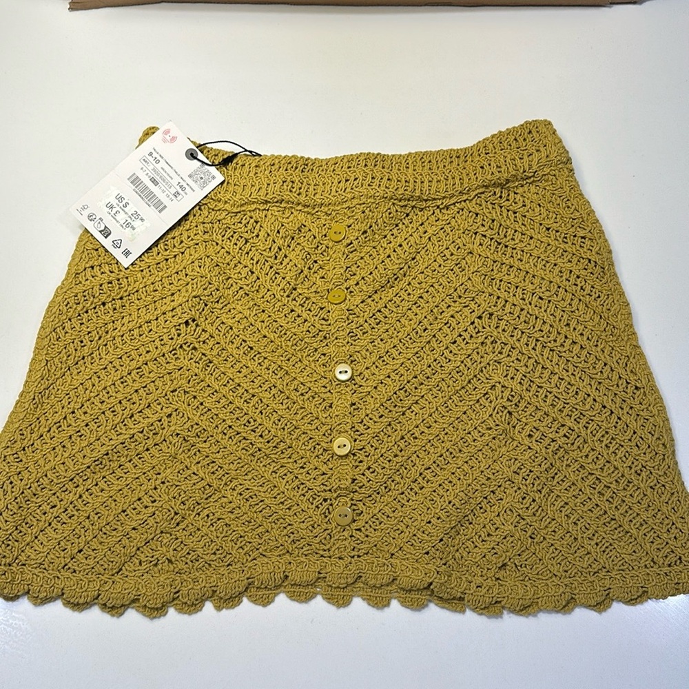 ZARA NWT Crochet Knit Buttoned Skirt